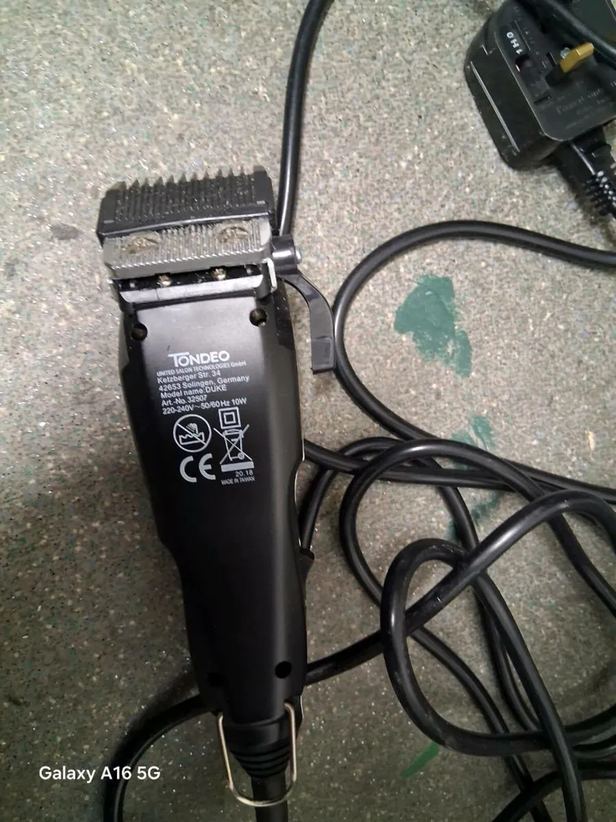 Hair clippers - Image 1
