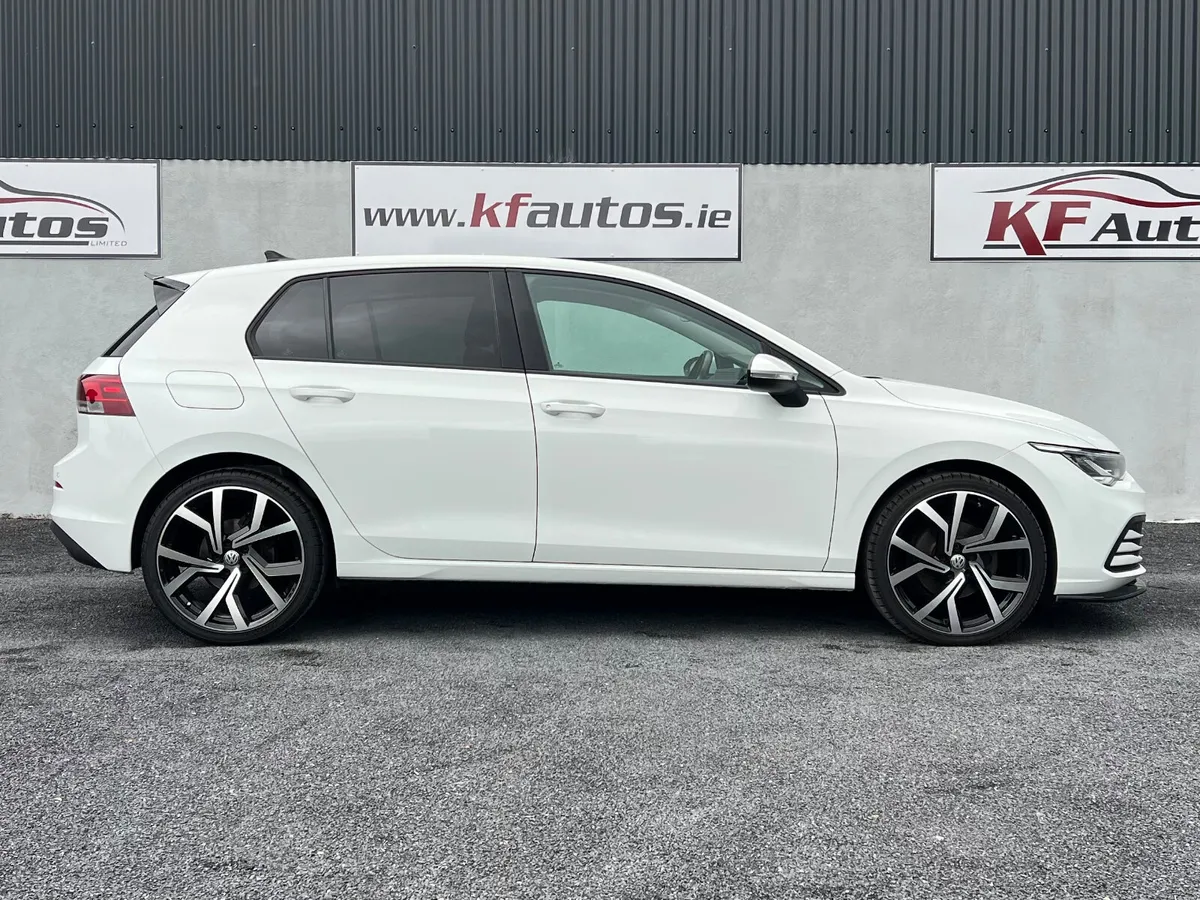 Volkswagen Golf Life 2.0TDI 6 Speed Manual 115bhp - Image 4