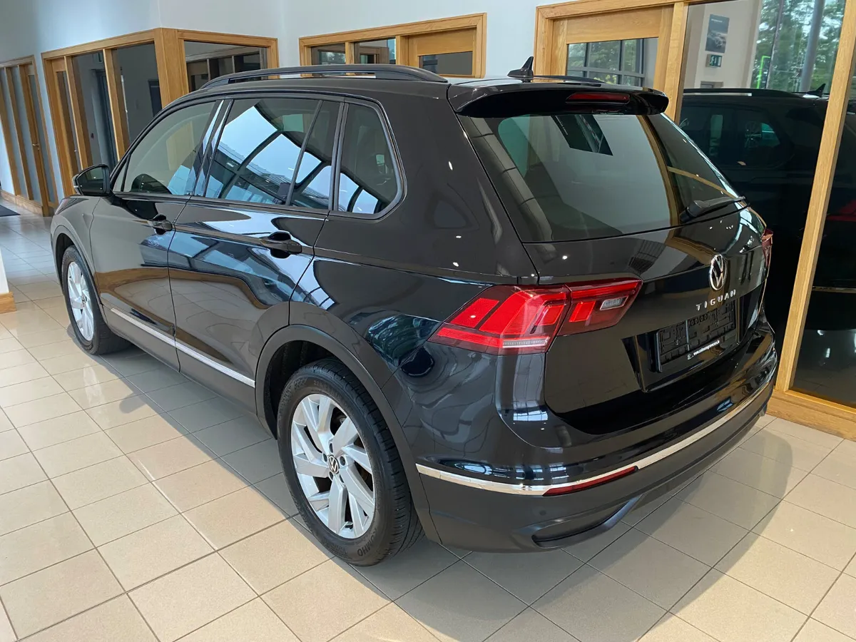 Volkswagen Tiguan 2021 - Image 4