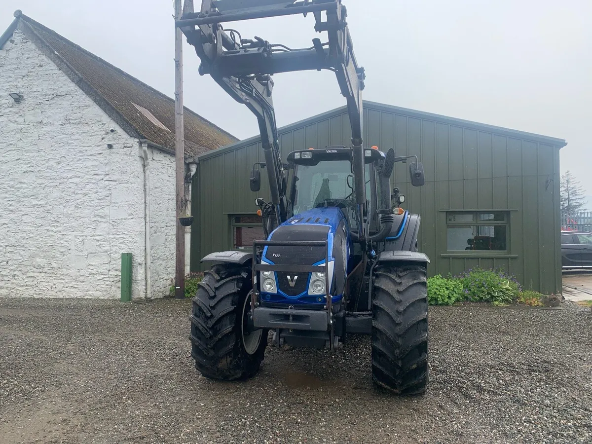 Valtra T173 (2014) (6720 hours) - Image 2