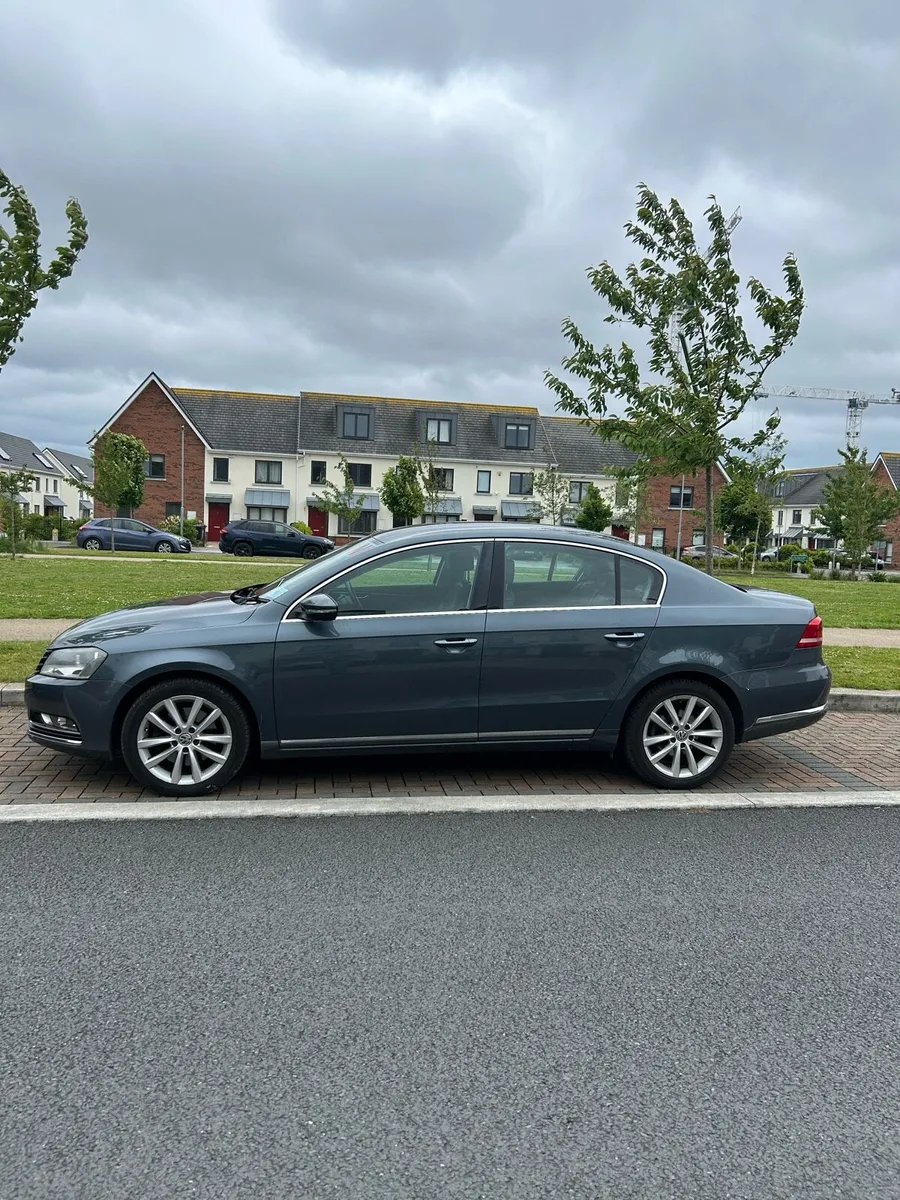 2012 Volkswagen Passat Highline Automatic - Image 3