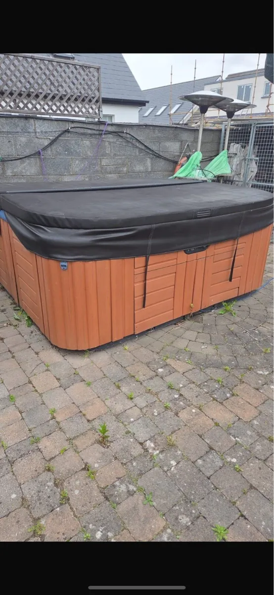 Hot tub - Image 3