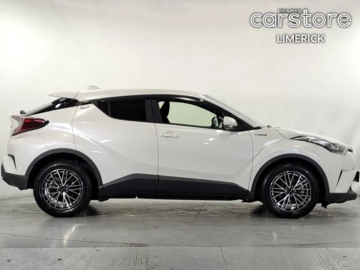 Toyota C-HR 1.8 PET Hybrid 5DR - Image 2