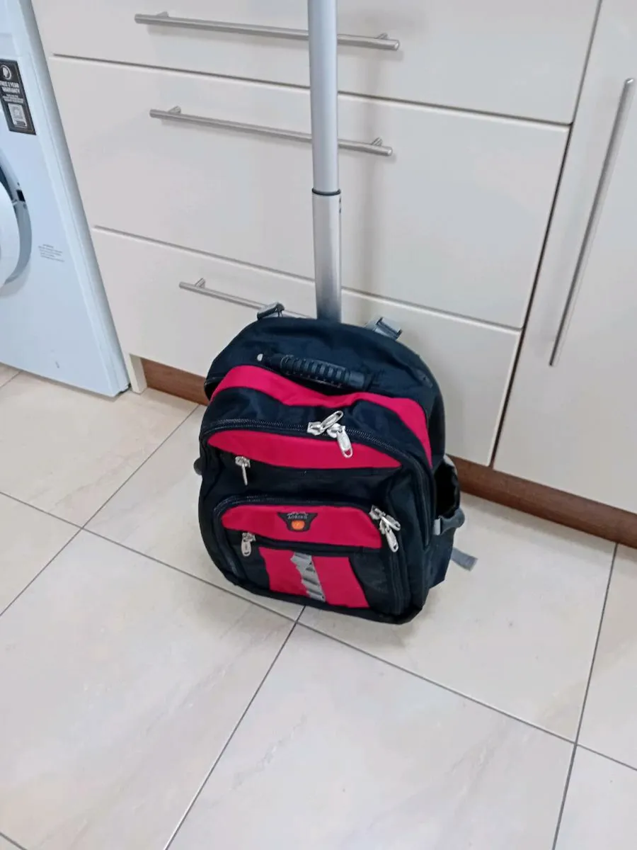TRAVEL BAG WITH WHEELS LIKE NEW   [ BACK PACK ] - Image 1