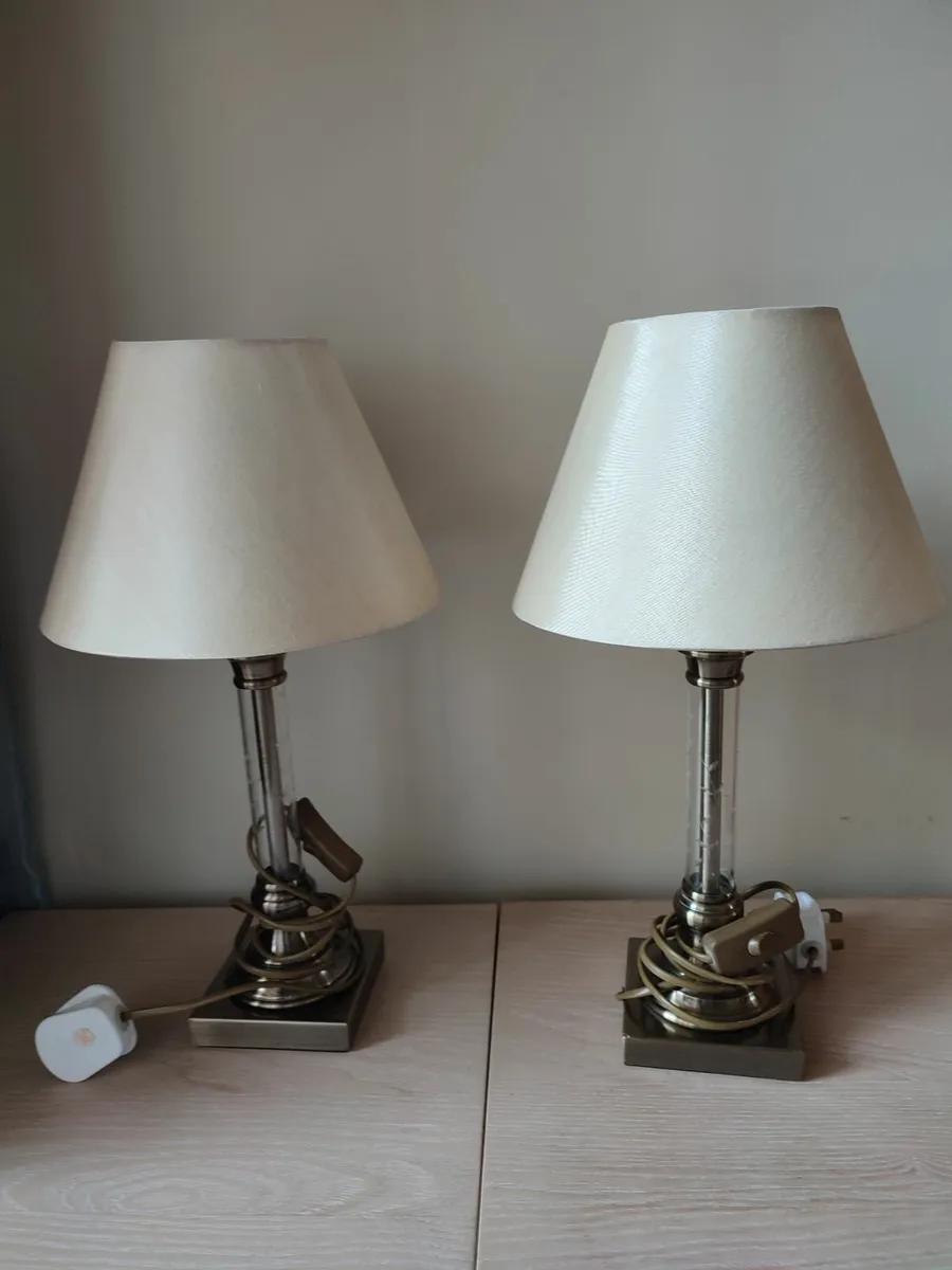 2 bedside lamps - Image 1