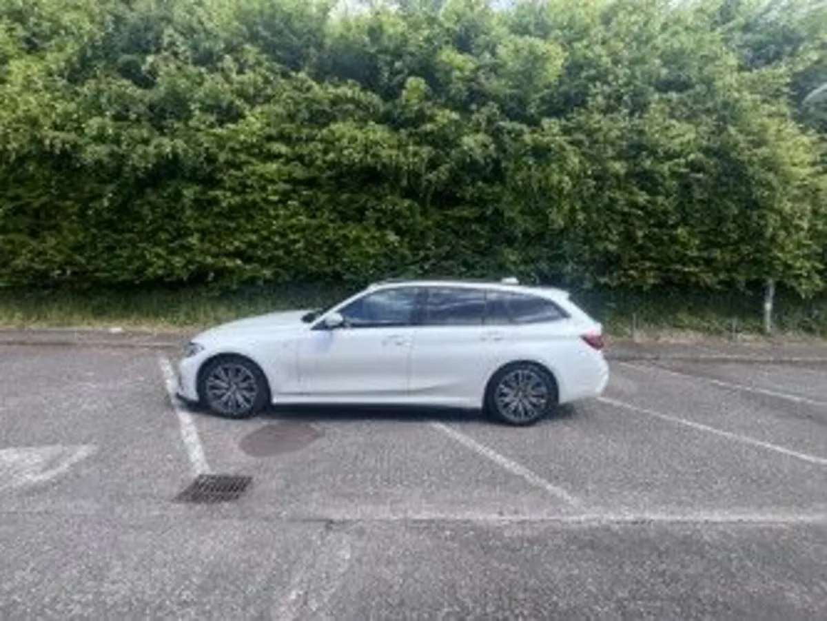 BMW 3-Series 2020 - Image 2