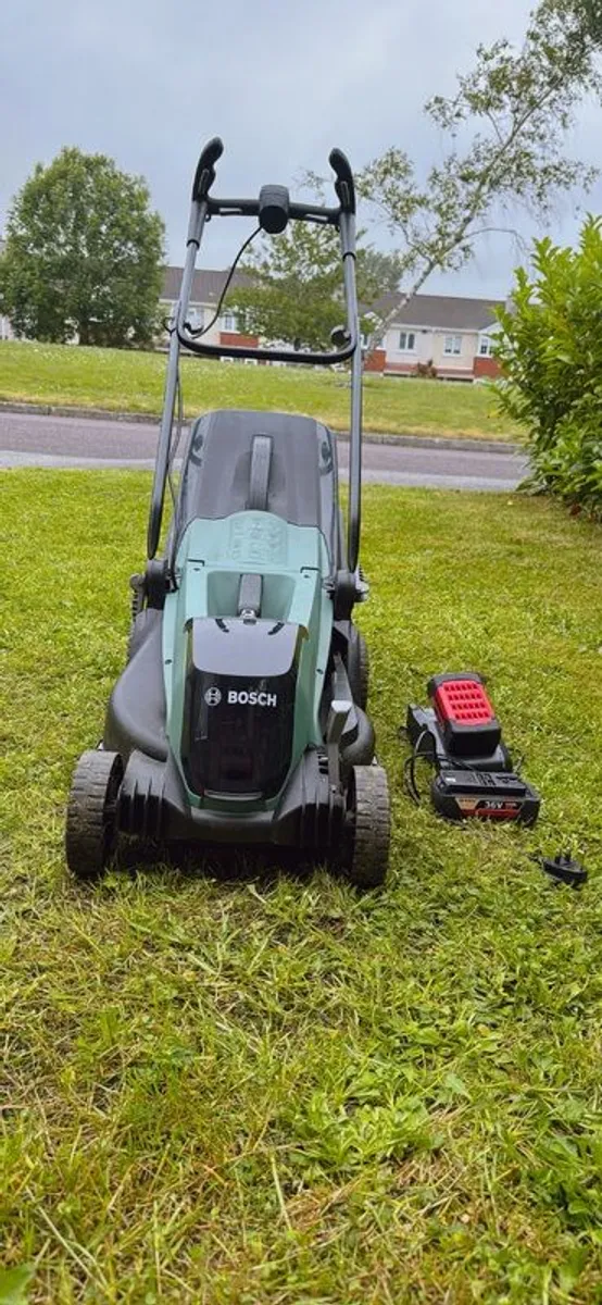 BOSCH EasyRotak 36-550 Battery Lawnmower 2x36 V - Image 1