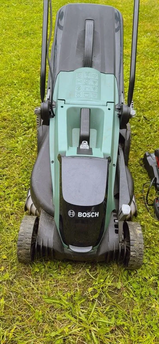BOSCH EasyRotak 36-550 Battery Lawnmower 2x36 V - Image 3