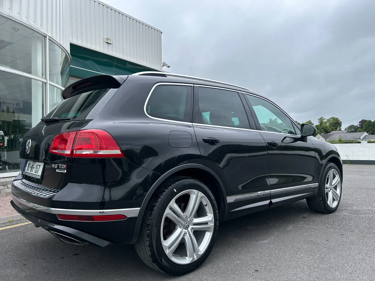 Volkswagen Touareg 2016  5 Seat Crew CAB / VAT Inv - Image 2