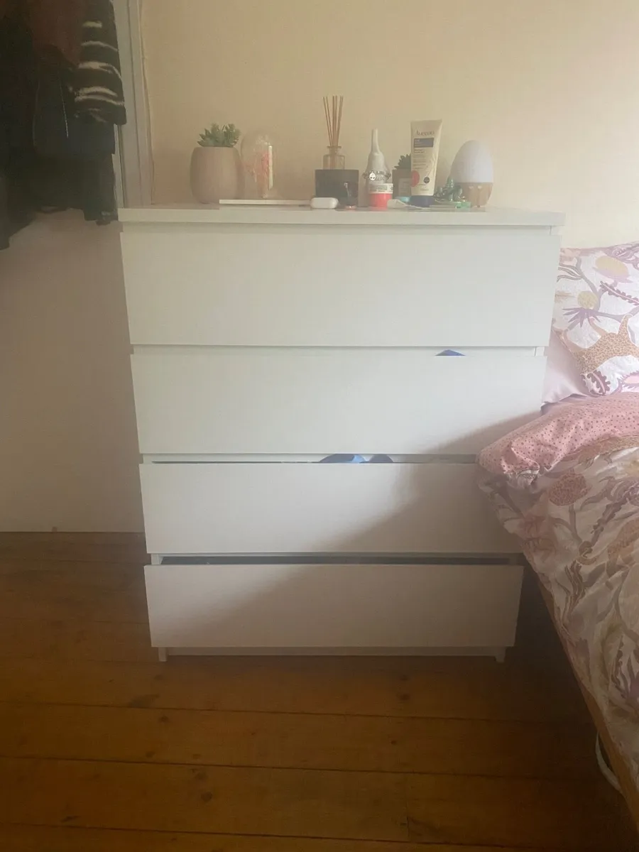 Chest drawers - Image 1