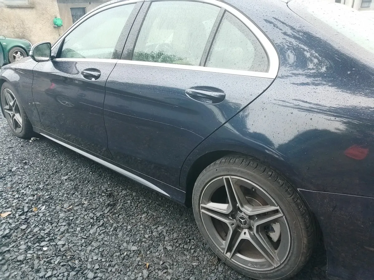 Mercedes-Benz C-Class 2019 - Image 4
