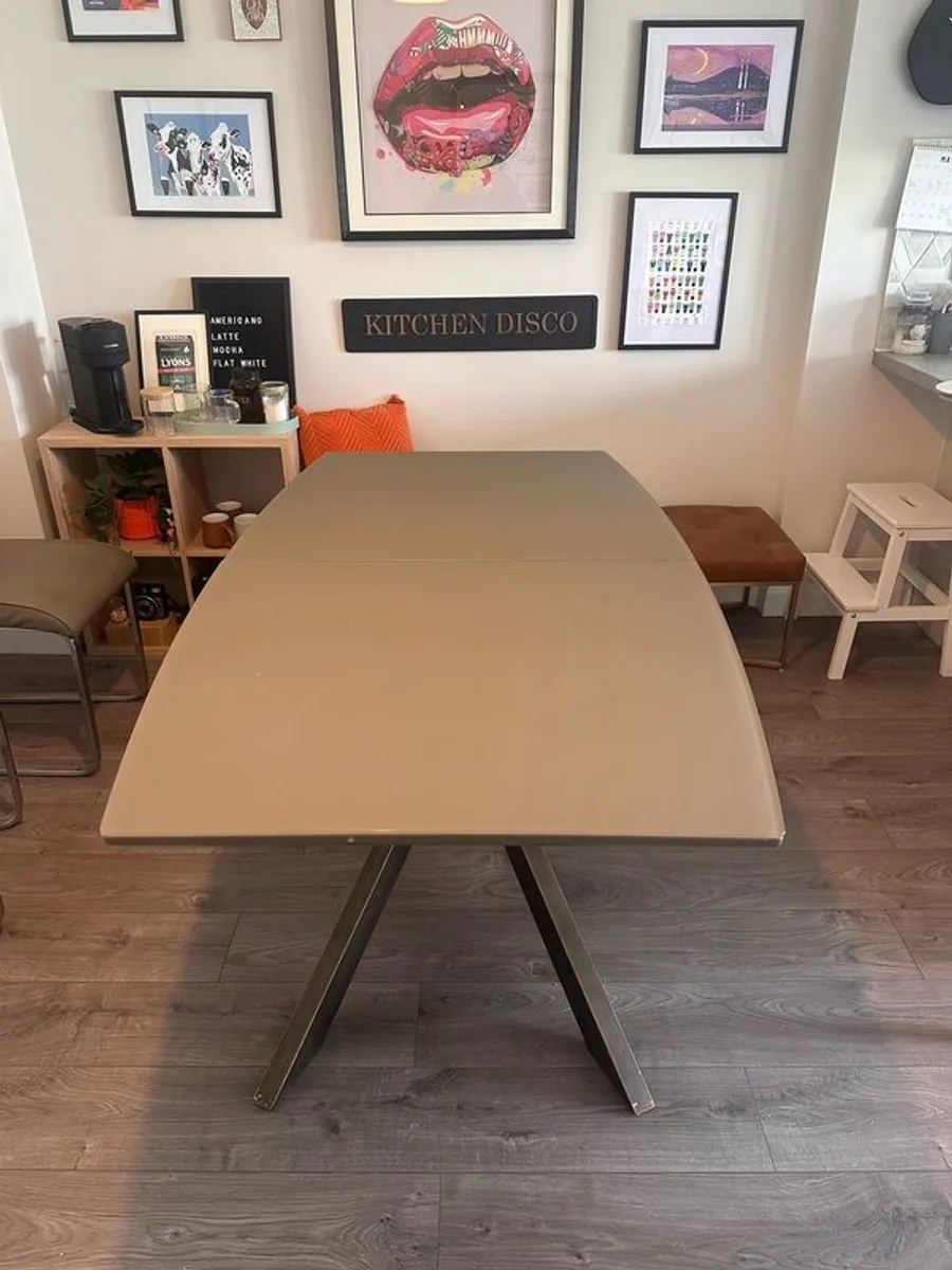 EZLiving Dining Table - Image 4