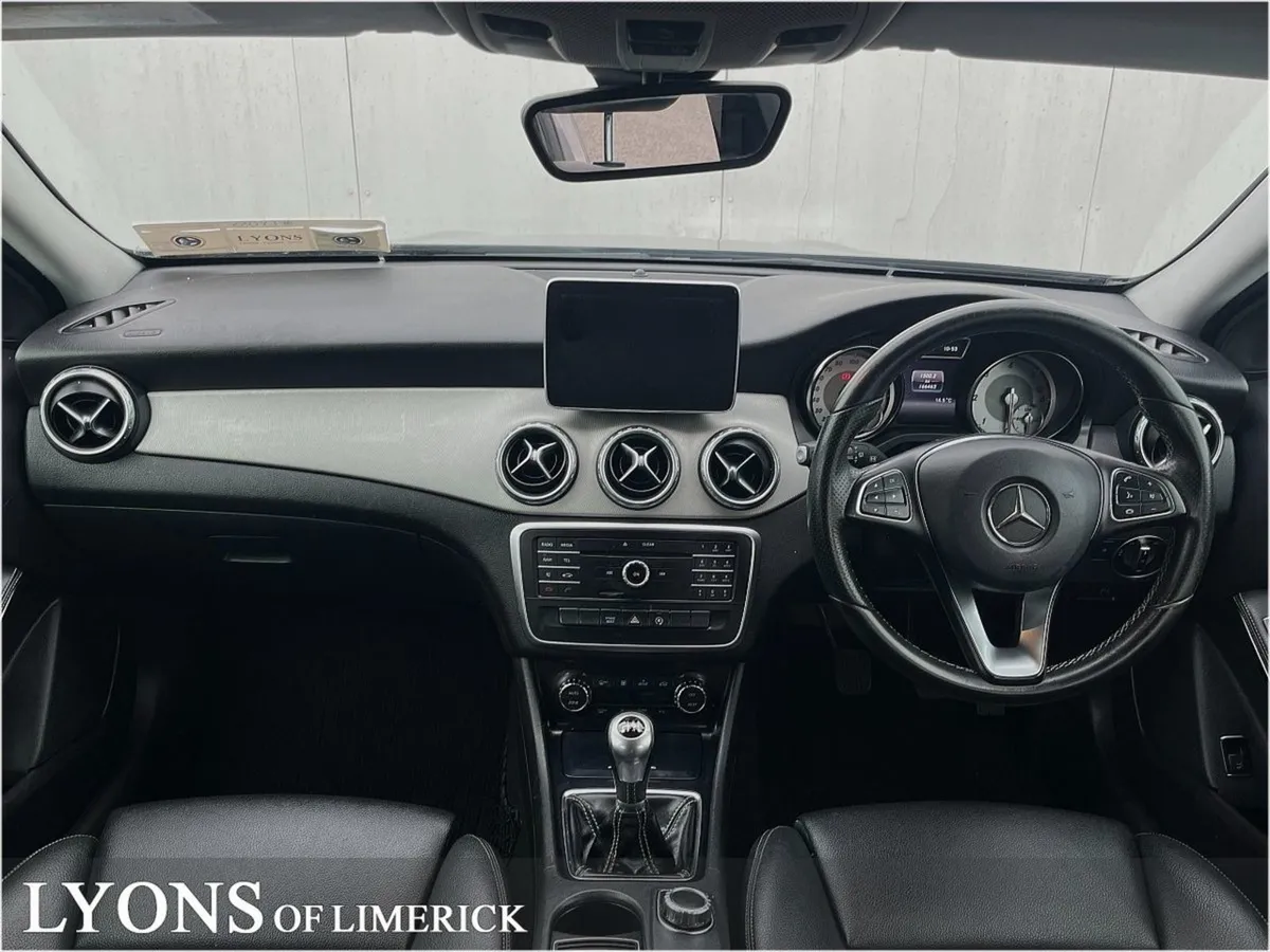 Mercedes-Benz GLA 200D Sport - Image 4