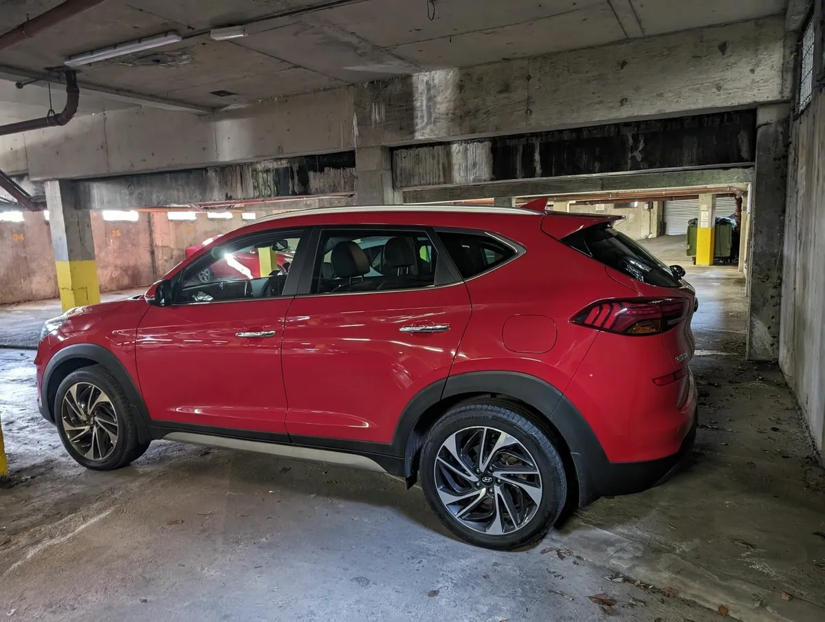 Hyundai Tucson 1.6 Diesel Executive PLUS   5DR - Image 1