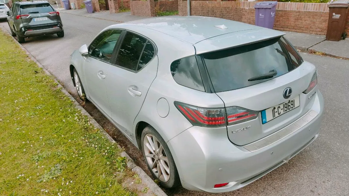 Lexus CT200H - Image 4