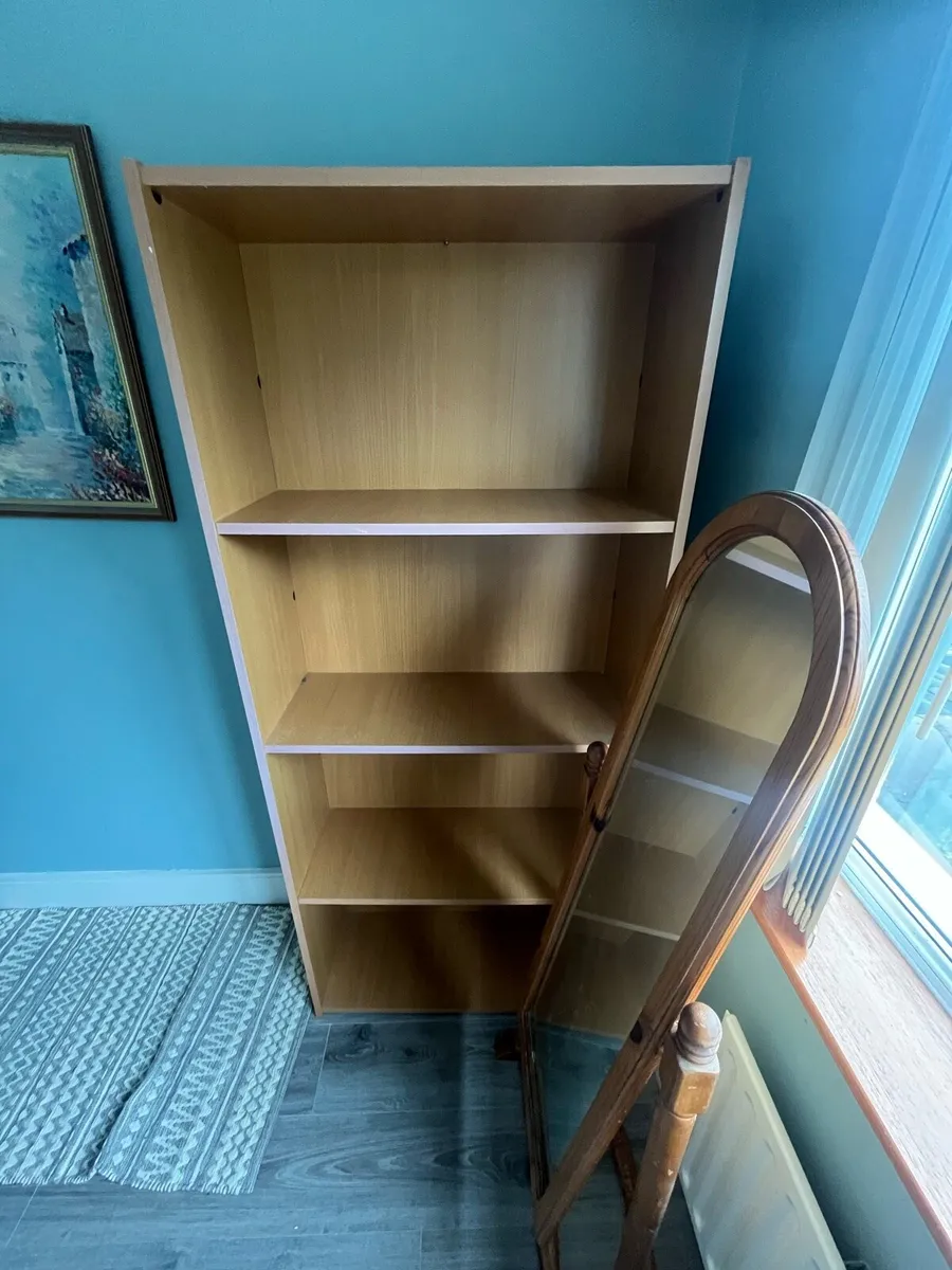 Office desk/chair/cupboard - Image 4