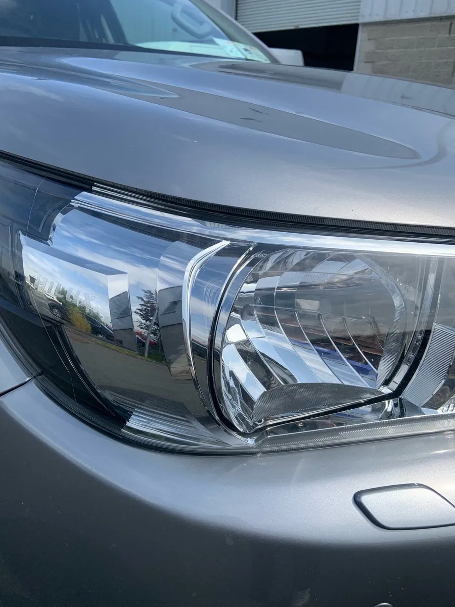 HILUX 70k km - Image 2