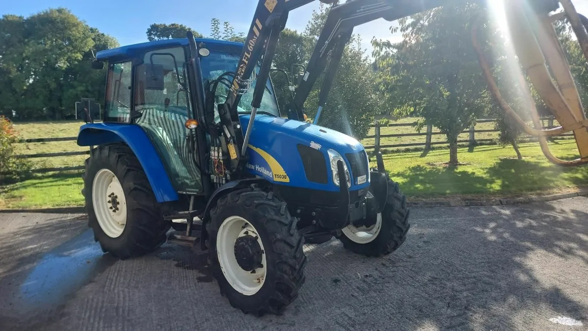 2009 New Holland  T5030 - Image 3