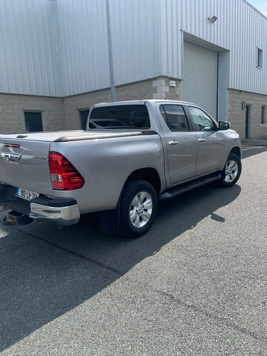 HILUX 70k km - Image 3