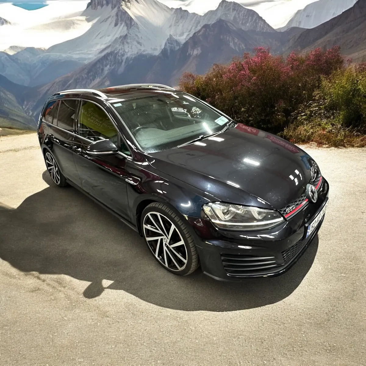 Volkswagen Golf 2.0 TDi GTD  Auto 184hp Estate - Image 3