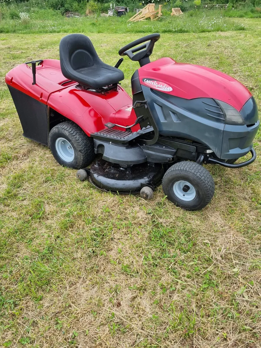 Castle garden ride on mower - Image 1