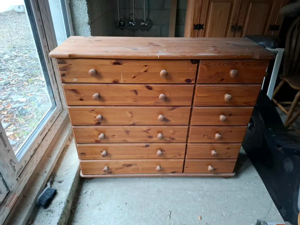 12 drawer unit. - Image 1