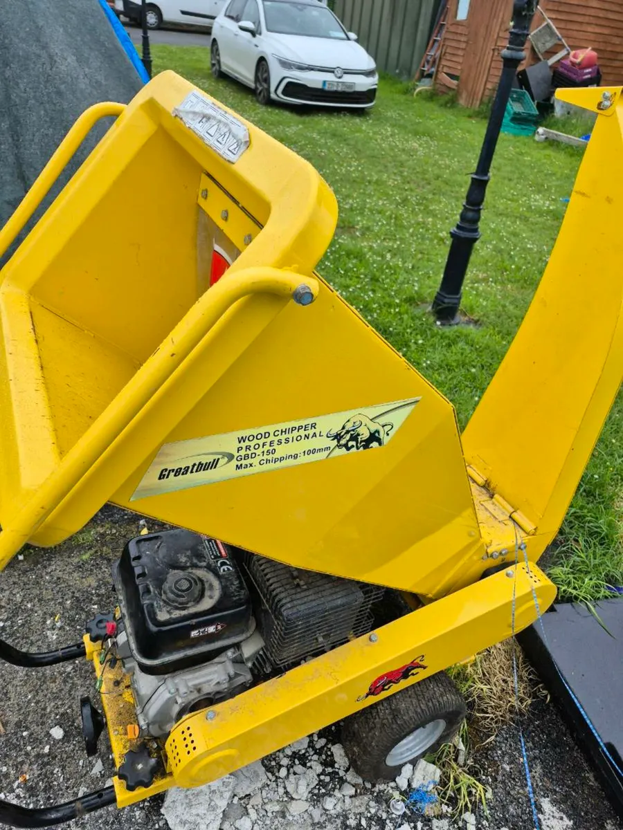 Great bull wood chipper professional - Image 1