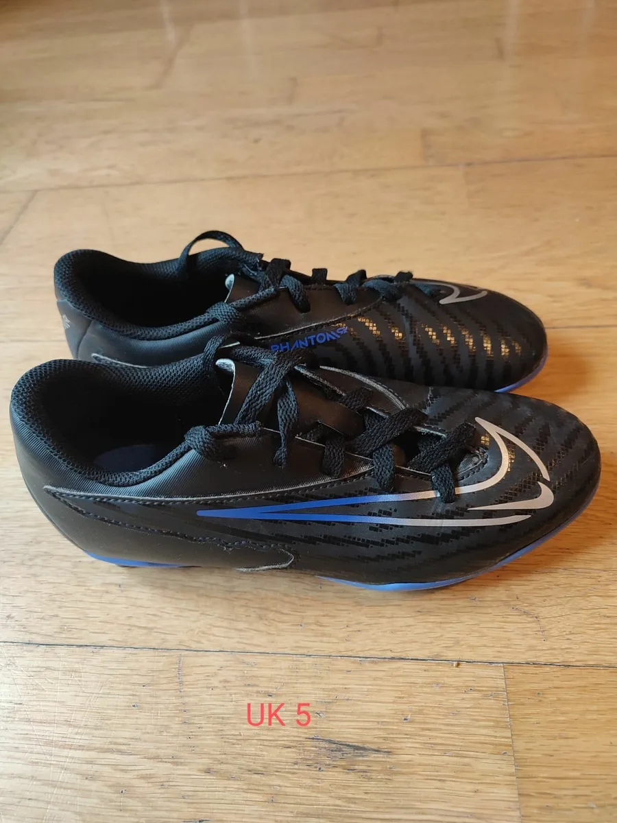 Football shoes - UK 5 - Image 3