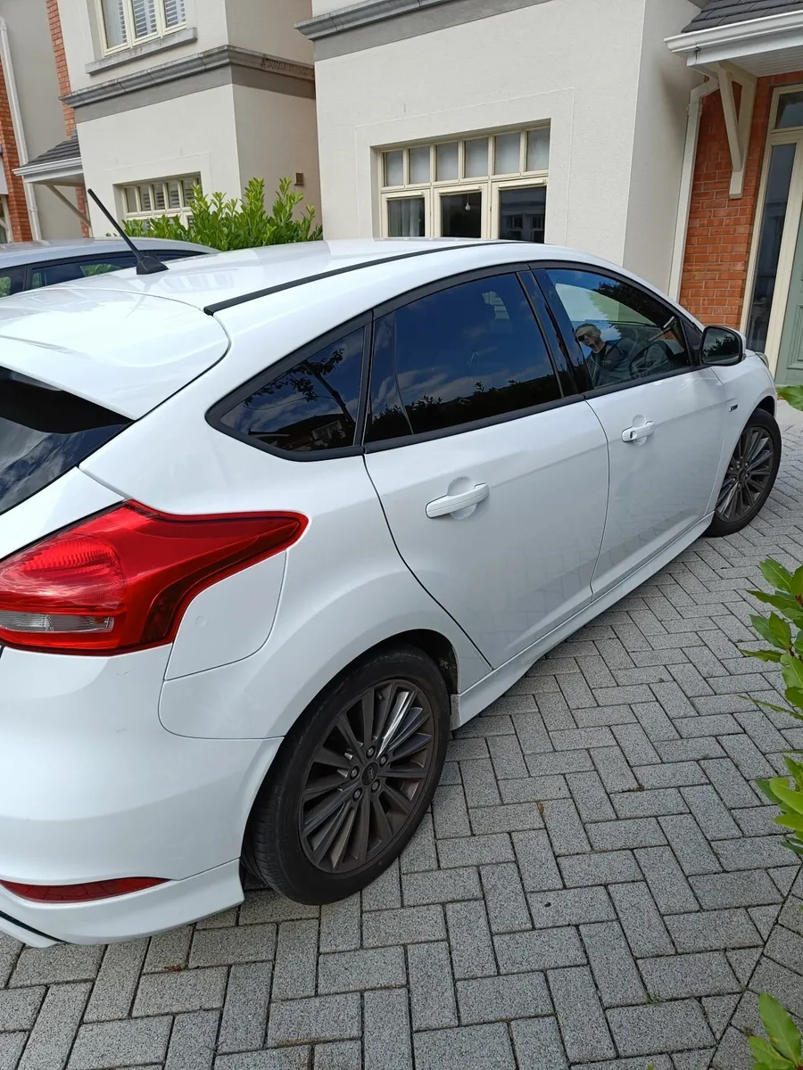 Ford Focus 2018 - Image 2