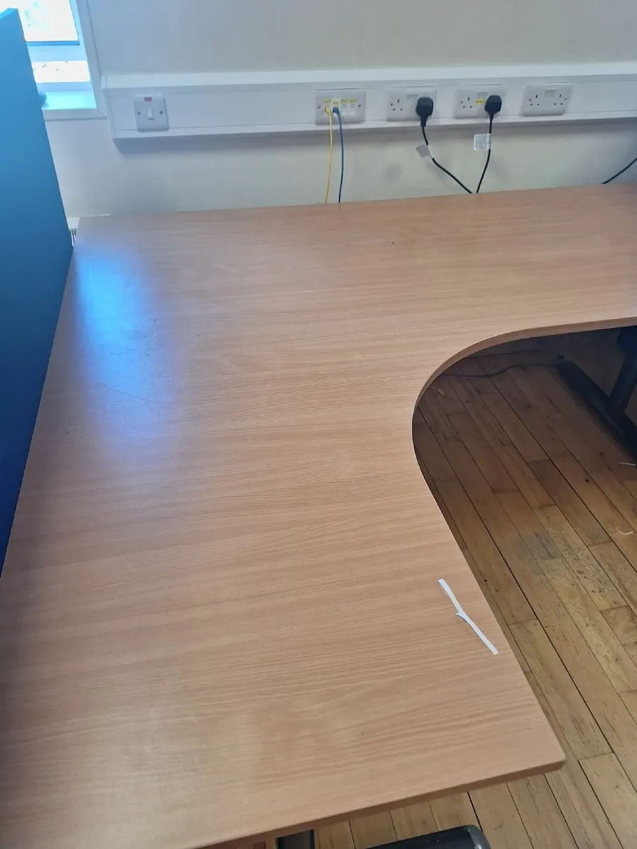 Office furniture - Image 4