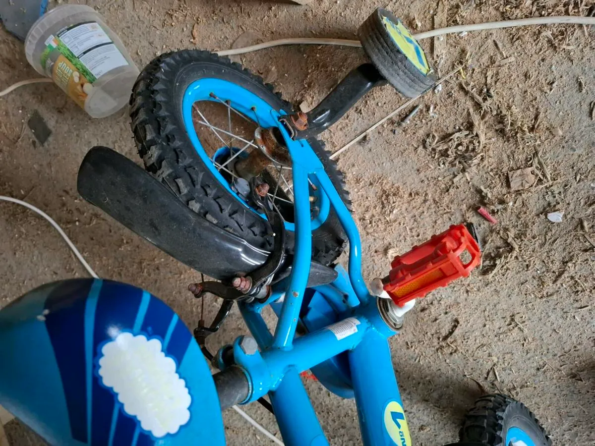 Thomas tank engine kids 12 inch bike - Image 4