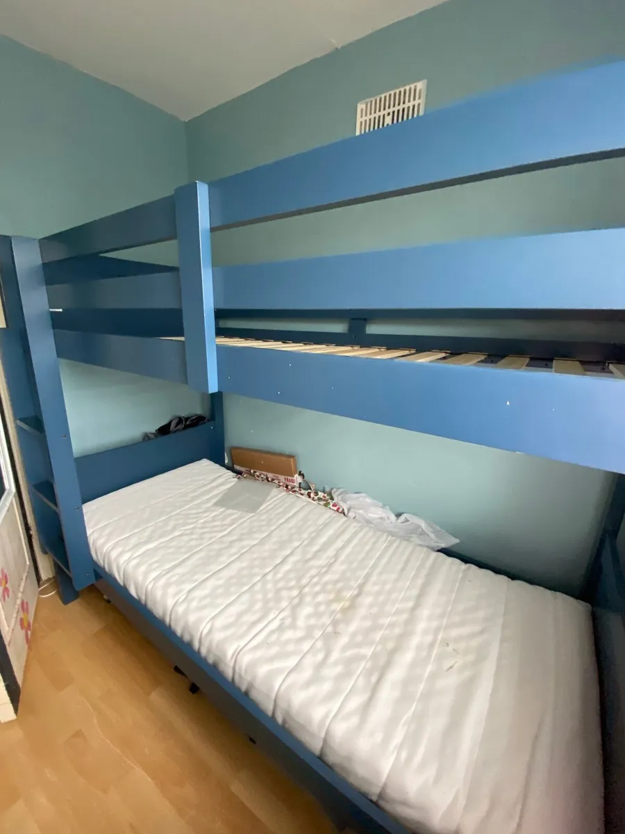 Bunk beds - Image 1