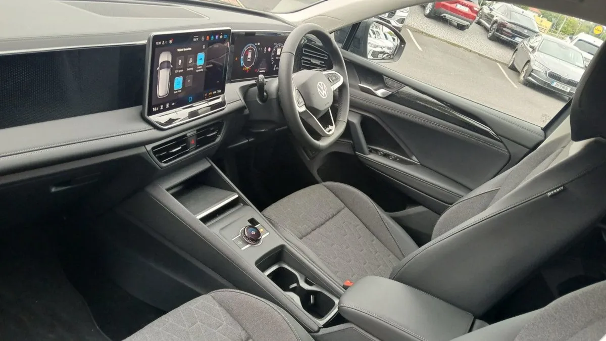 Volkswagen Tiguan Edition 75 2.0 TDI DSG 150HP  a - Image 3