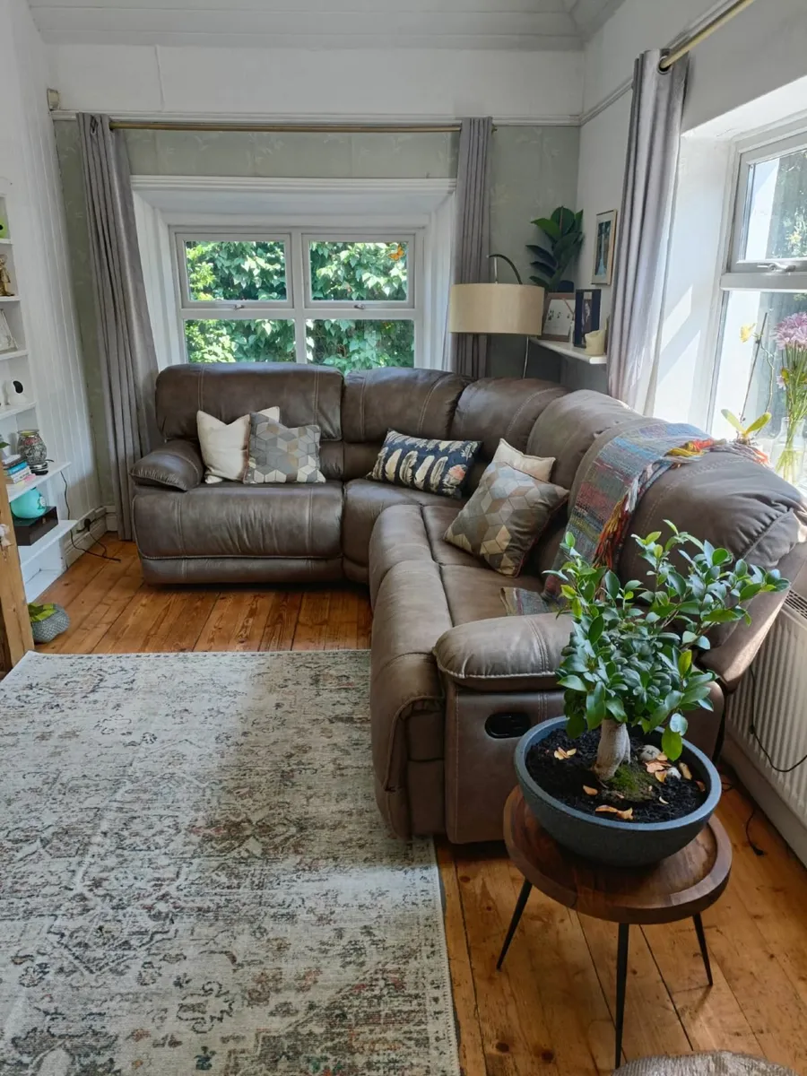 Couch - Image 2
