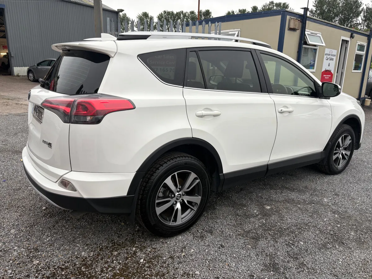 2016 Toyota RAV4 Luna - Image 3