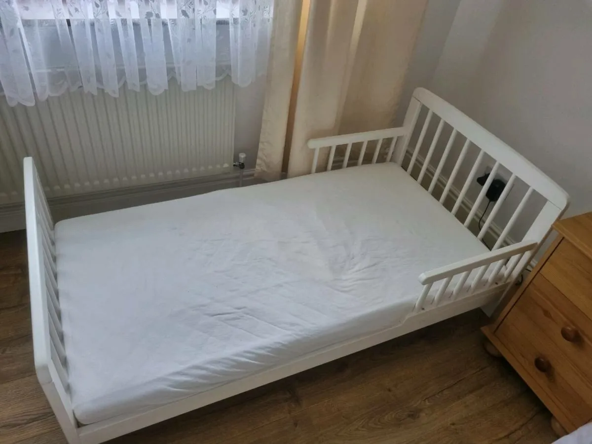 Toddler bed - Image 3