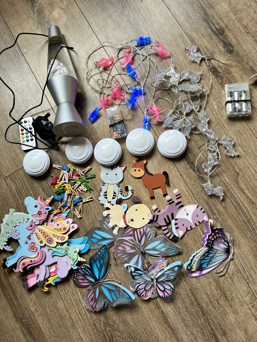 Bundle of items in perfect condition - Image 1