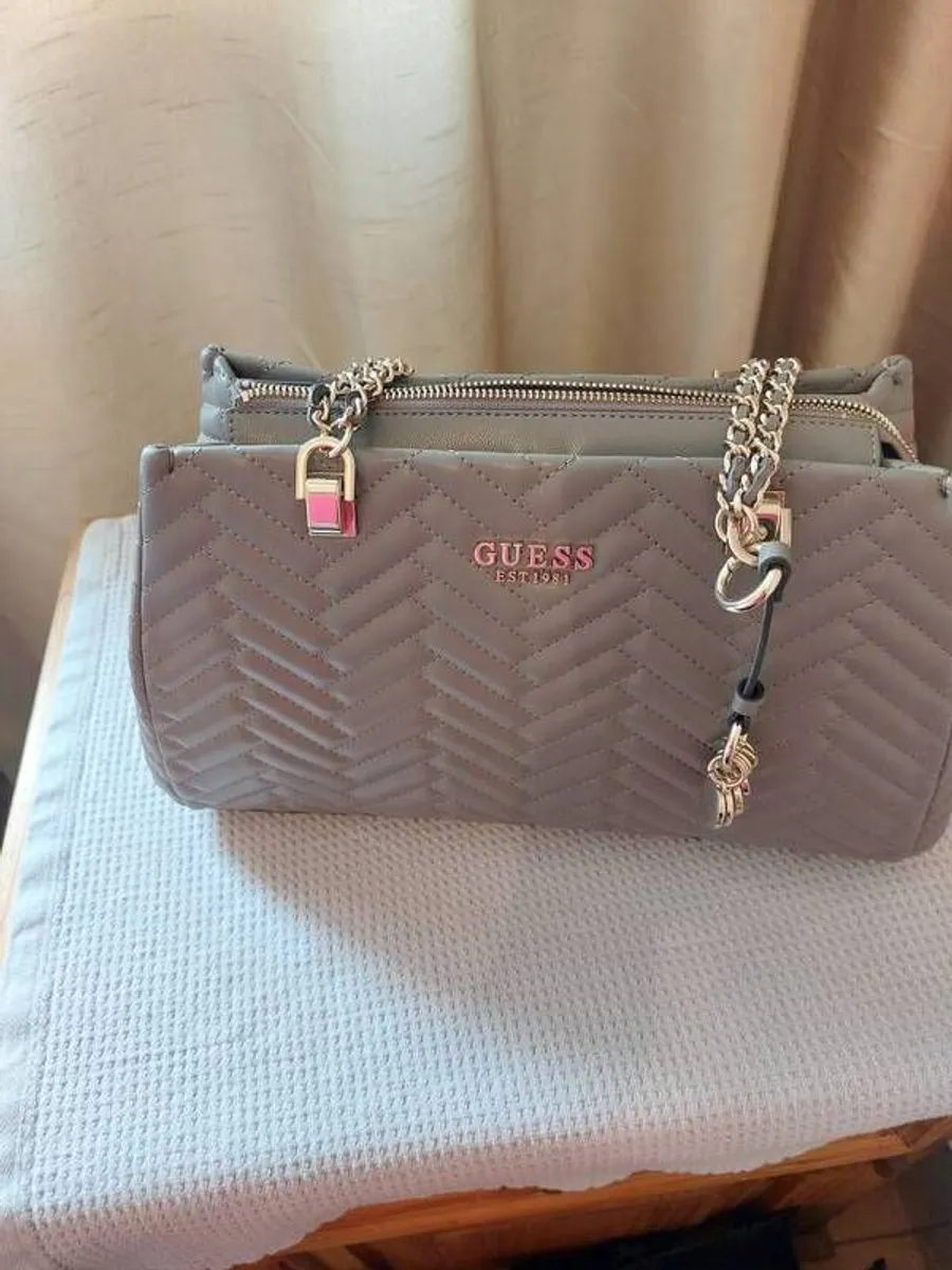 Brand new Guess handbag - Image 4