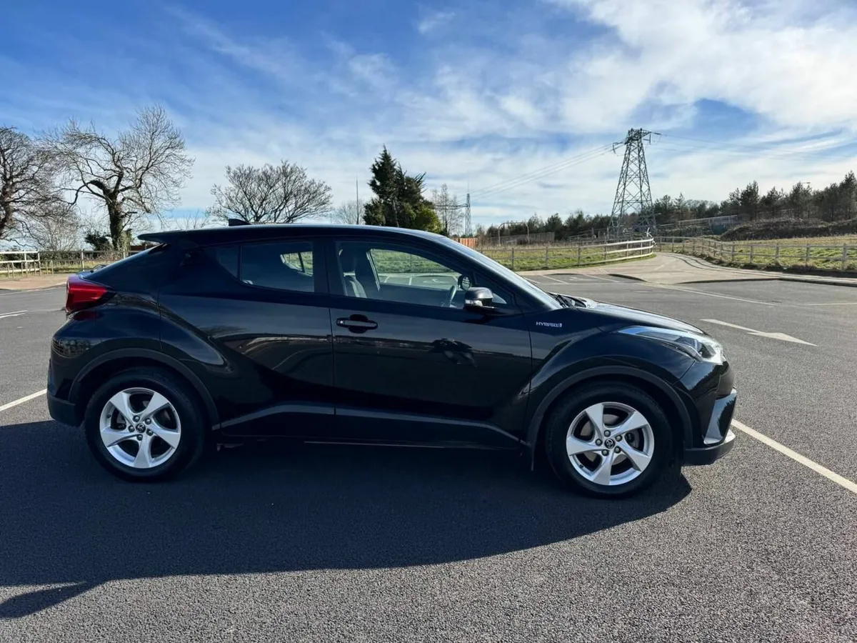Toyota C-HR, 1.8 Hybrid 2017 LUNA - Image 2