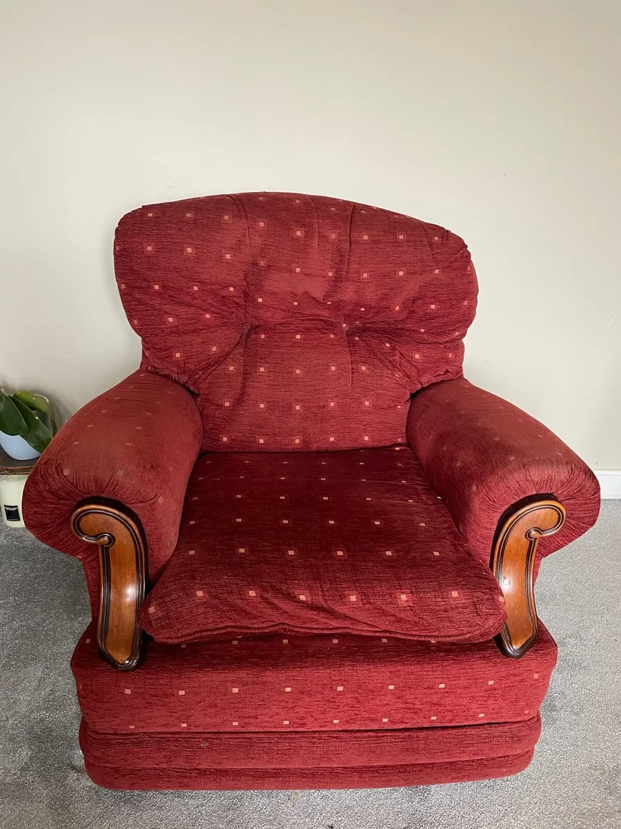 3 Piece Suite Burgundy Red, Couch & x2 Armchairs - Image 1