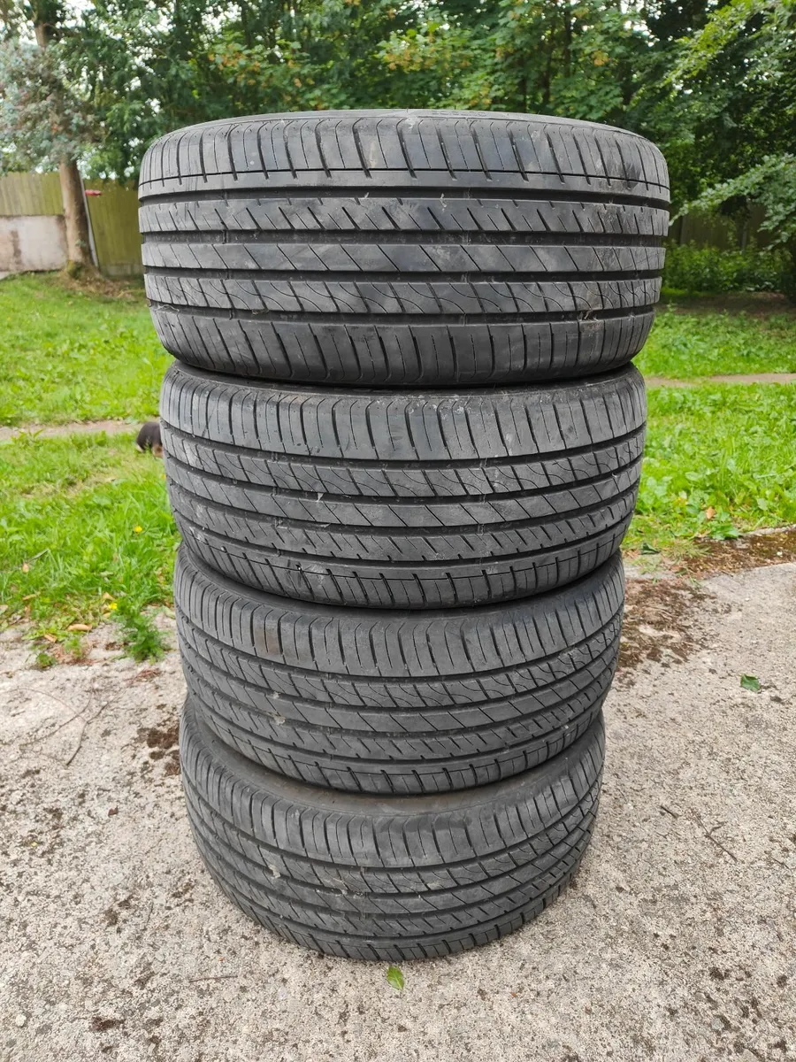 4x Barely used 275/40ZR20 tyres (only done 1200km) - Image 4