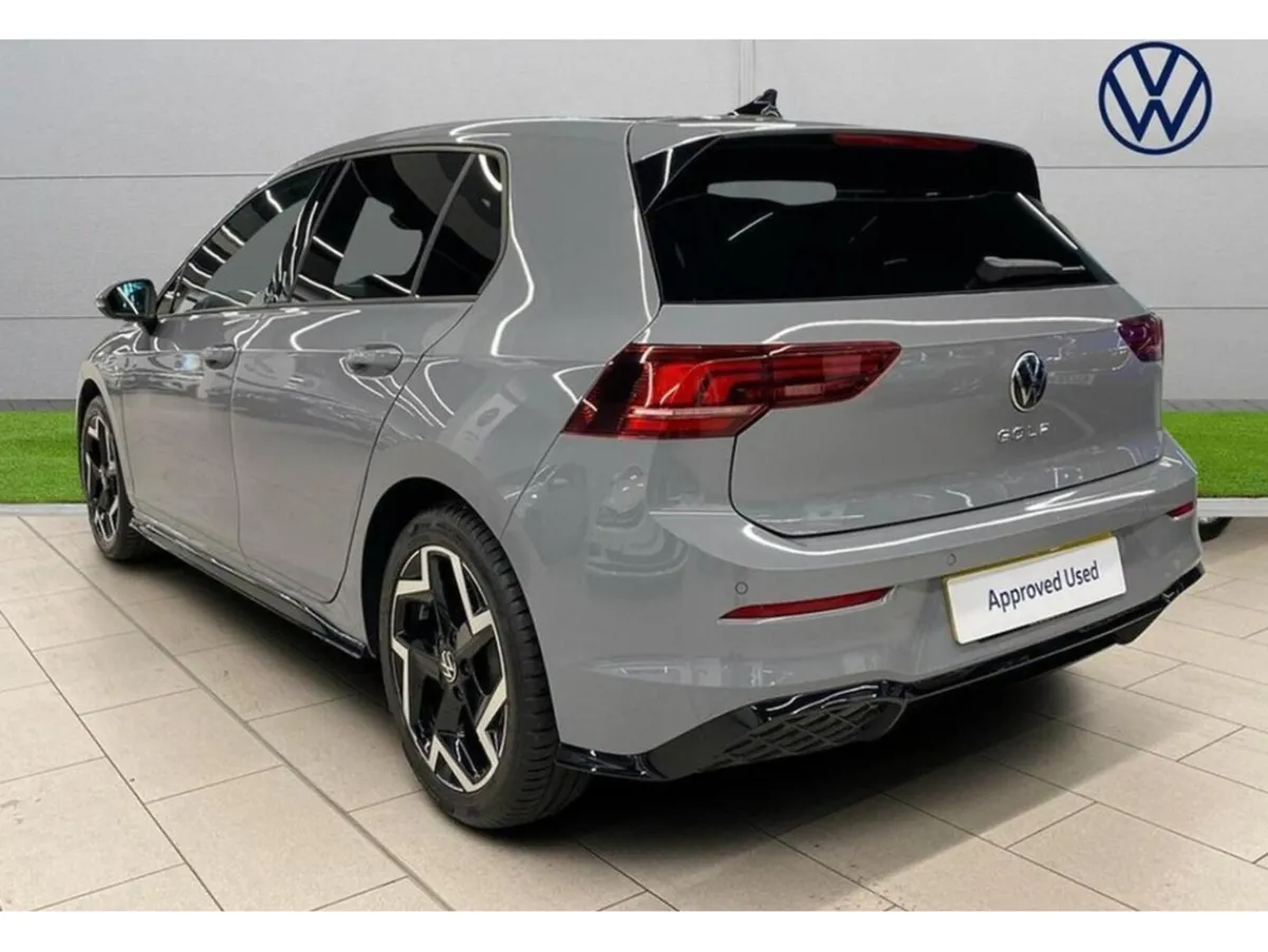 Volkswagen Golf R-LINE 2.0 TDI 150HP Automatic - Image 3