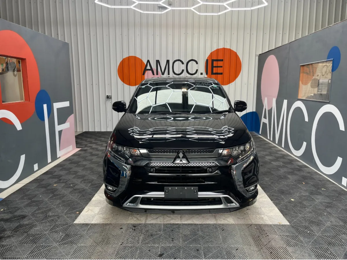 Mitsubishi Outlander OUTLANDER PHEV 2.4 HYBRID / 9 - Image 2