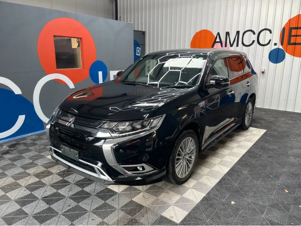 Mitsubishi Outlander OUTLANDER PHEV 2.4 HYBRID / 9 - Image 3