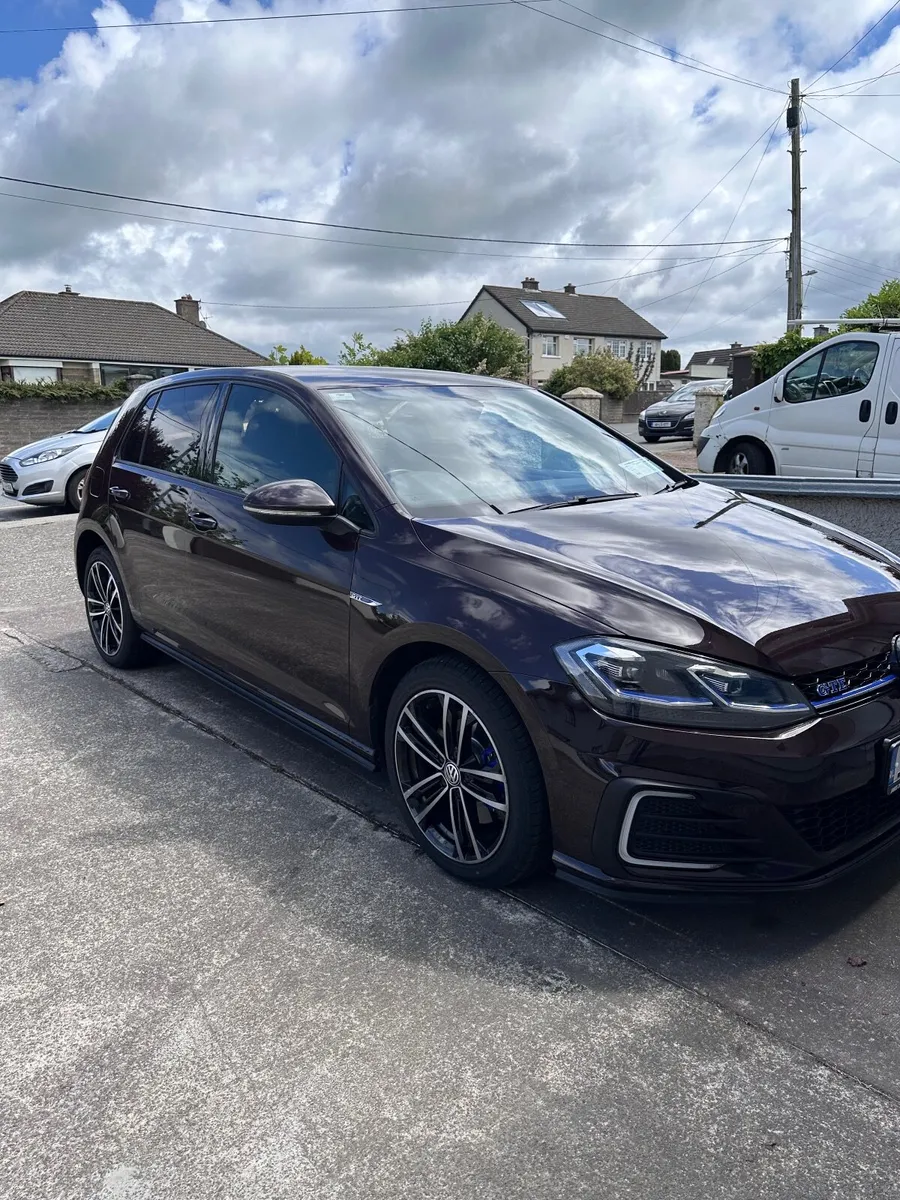 Volkswagen Golf GTE 2017 - Image 3