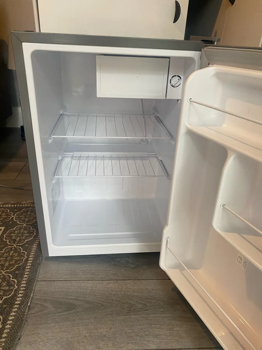 Counter top fridge - Image 3