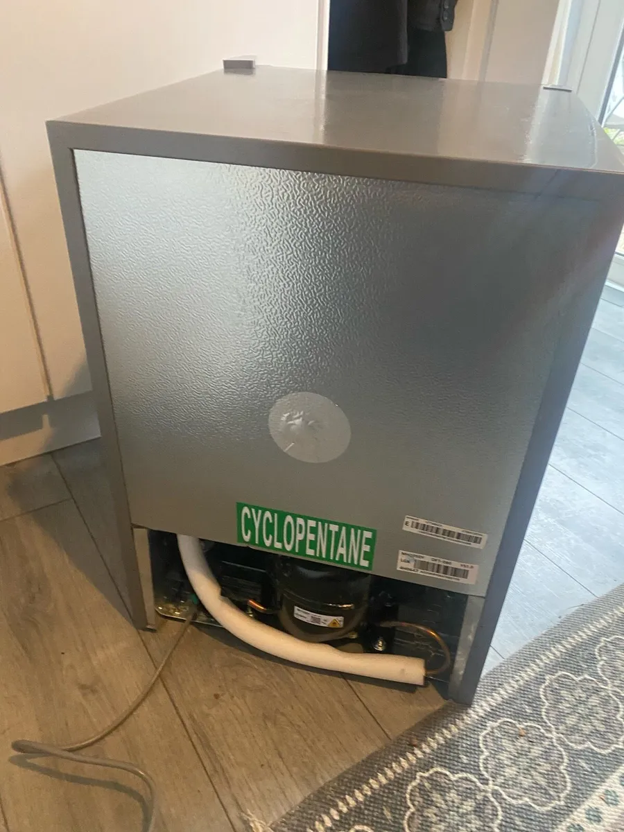 Counter top fridge - Image 4