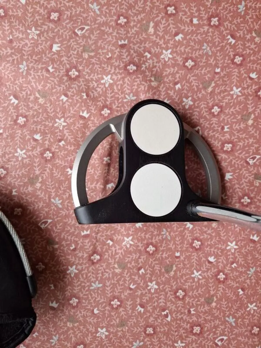 This Is A Odyssey 2-ball Srt Belly Golf Putter  In  Perfect Condition 100%  To Make It A Legal  It Need To Be Cut A Few Inches Off Of Handle  Length  And You Have  A Perfect Putter  ! - Image 4
