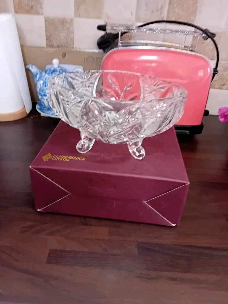 CLARENBRIDGE CRYSTAL CUT GLASS BOWL NEW BOXED - Image 1