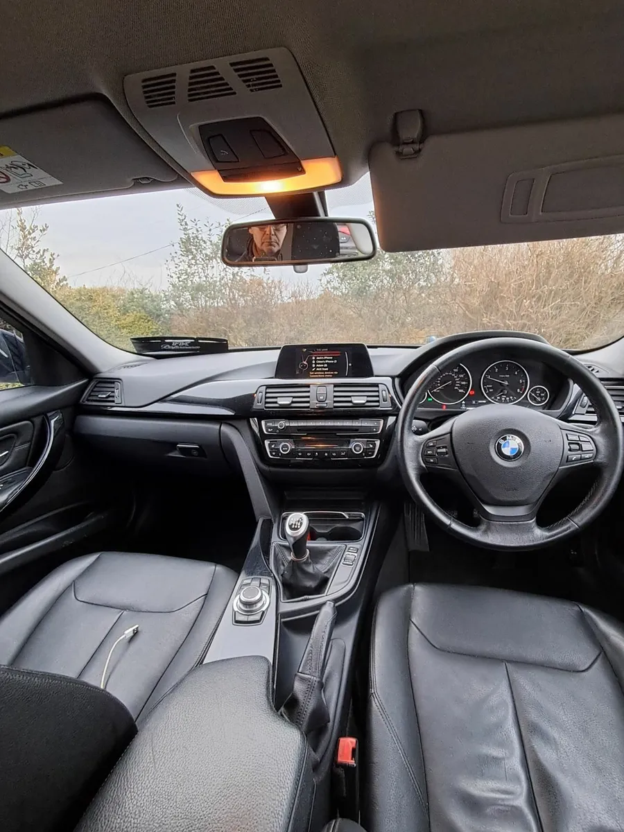 BMW 3-Series 2015 - Image 2
